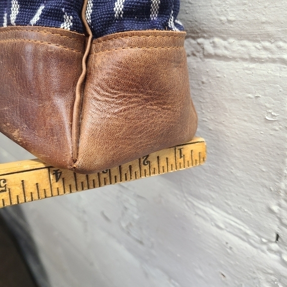 Kakaw Designs Navy & Brown Shoulder Tote - Picture 11 of 12